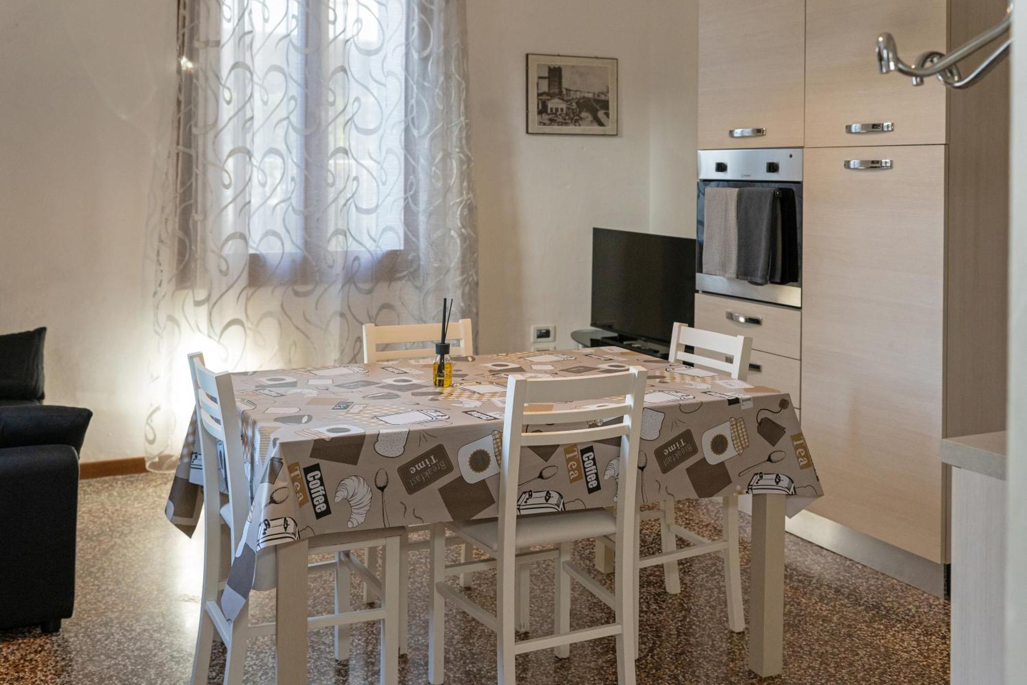 Civico 18 Bed & Breakfast Bassano del Grappa Exterior photo